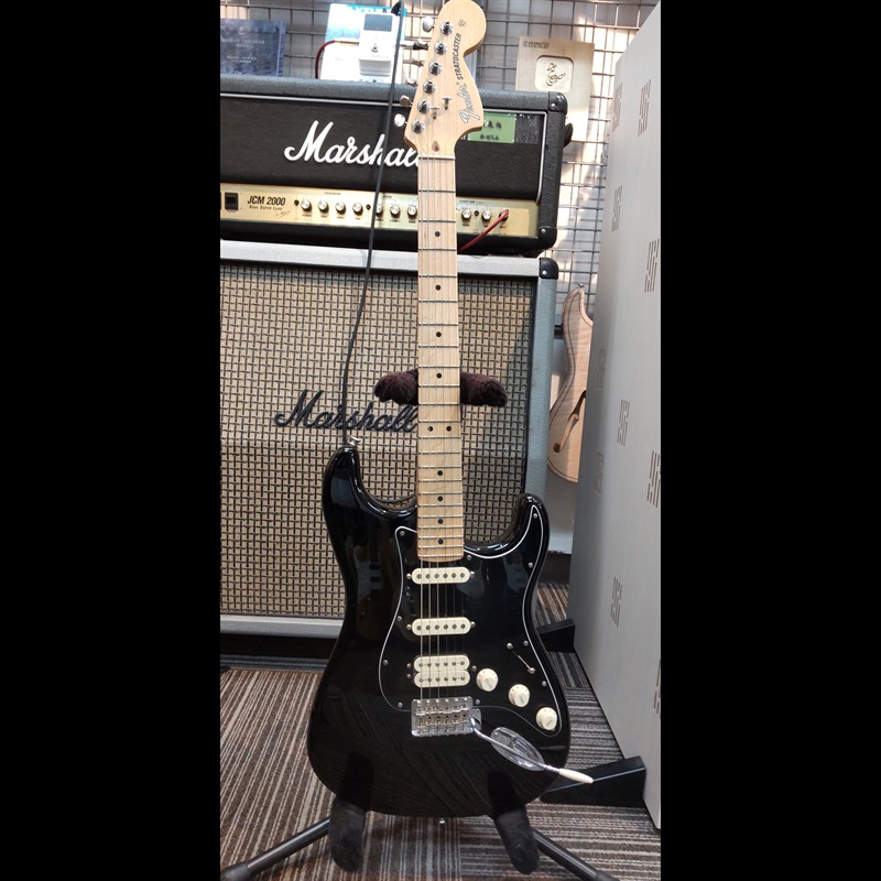 Fender USA American Performer Stratocaster HSS (BLK/M) の画像